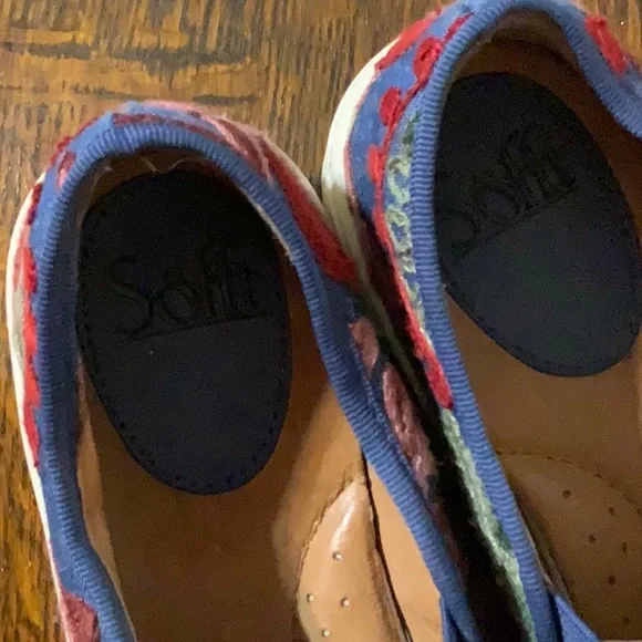 Sofft denim embroidered shoe, size 7.5 - Picture 6 of 9